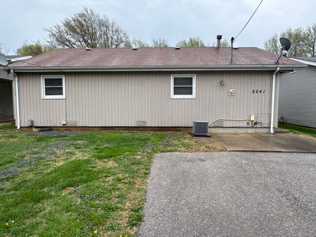 2241 S National Ave in Springfield, MO - Building Photo - Building Photo