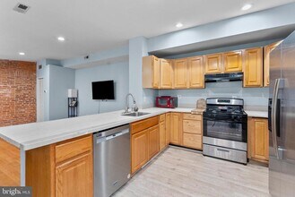 1818 E Pratt St in Baltimore, MD - Building Photo - Building Photo