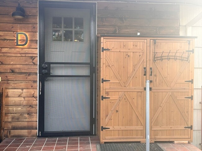 12701 SE Salmon Ct in Portland, OR - Building Photo - Building Photo