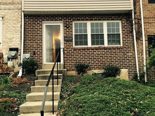 property at 1114 Bayless Pl