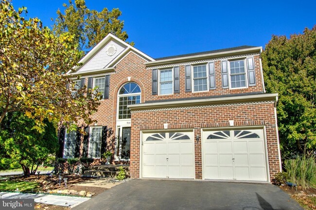 property at 908 Spring Knoll Dr