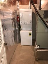 7402 Nigh Rd, Unit Basement in Falls Church, VA - Foto de edificio - Building Photo