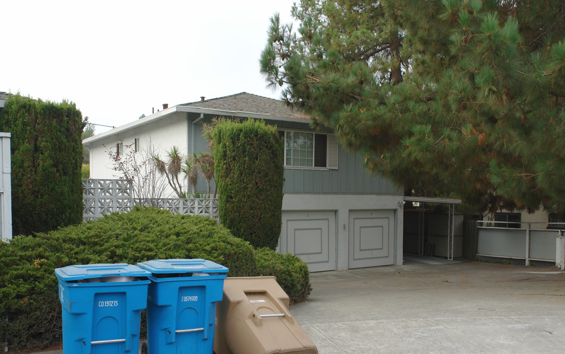 10183 Viceroy Ct in Cupertino, CA - Foto de edificio