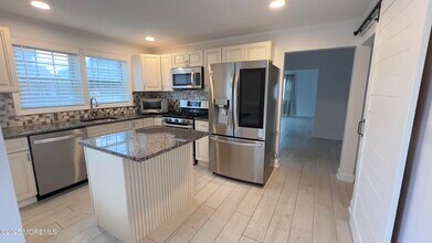 77 Locust Ave in West Long Branch, NJ - Building Photo - Building Photo