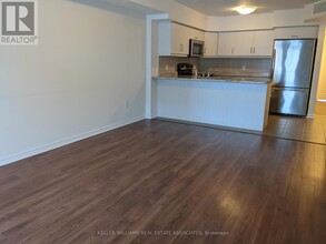 2441-2441 Greenwich Dr in Oakville, ON - Building Photo - Building Photo