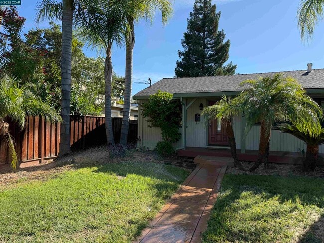 property at 2013 Fir St