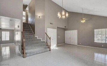 7720 Leavorite Dr in Las Vegas, NV - Foto de edificio - Building Photo