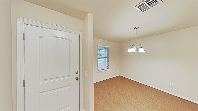 205 St Charles Way in Midwest City, OK - Building Photo - Building Photo