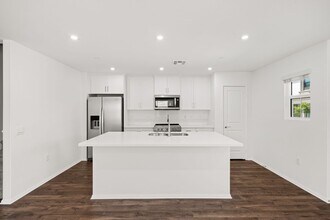 16142 Lumia Wy in Fontana, CA - Building Photo - Building Photo
