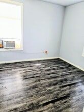 1318 W 10th St in Freeport, TX - Foto de edificio - Building Photo