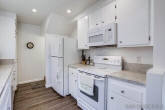 3960 Voltaire St in San Diego, CA - Building Photo - Building Photo