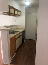 249 Afton Square in Altamonte Springs, FL - Foto de edificio - Building Photo