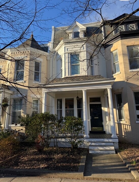 1843 W Grace St, Unit A in Richmond, VA - Foto de edificio