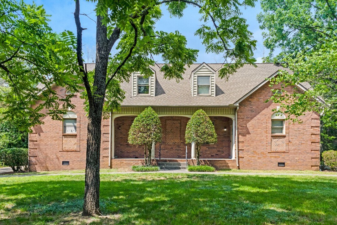 1158 Sewanee Rd in Nashville, TN - Building Photo