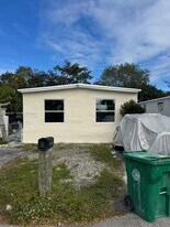 13361 SW 9th Ct in Davie, FL - Building Photo