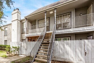 6606 De Moss Dr in Houston, TX - Building Photo - Building Photo