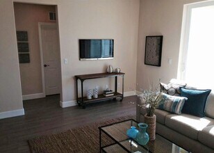 1348 Folsom Meadows Cir in Folsom, CA - Building Photo - Building Photo