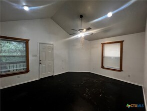 41170 FM3159 in Canyon Lake, TX - Foto de edificio - Building Photo