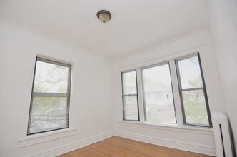 3945-59 N. Janssen Ave. in Chicago, IL - Foto de edificio - Interior Photo