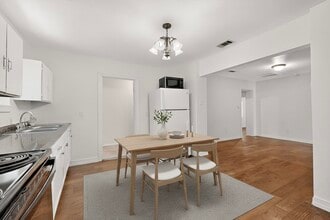 5645 Santa Fe Ave in Dallas, TX - Building Photo - Building Photo