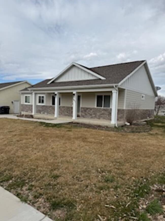 491 E 200 N in Salem, UT - Building Photo - Building Photo