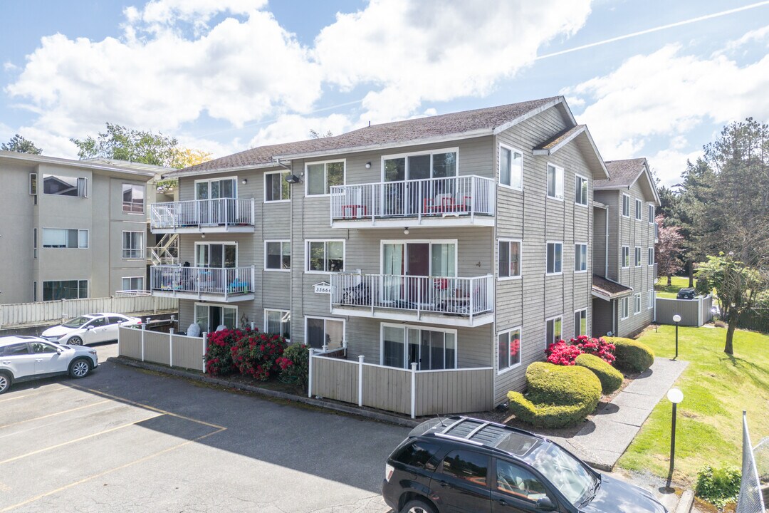 33664 Marshall Rd in Abbotsford, BC - Building Photo