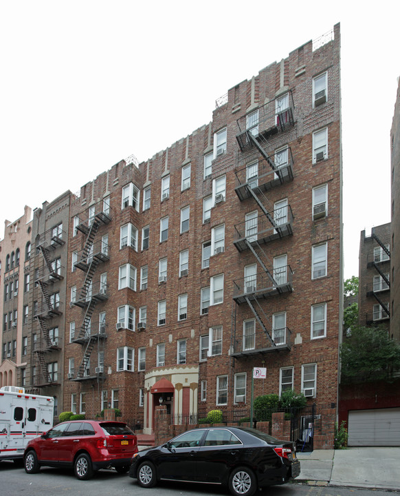 349 E 19th St in Brooklyn, NY - Building Photo