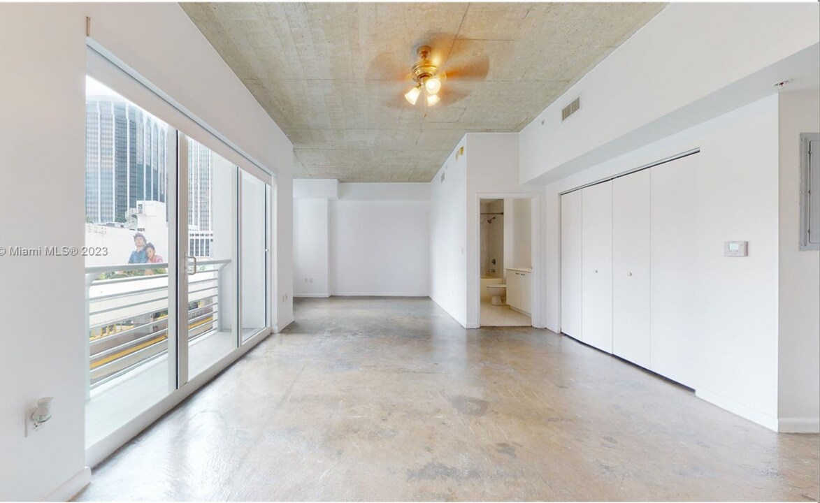 133 NE 2nd Ave, Unit 510 in Miami, FL - Building Photo