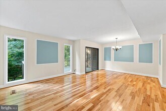 2224 Glencourse Ln in Reston, VA - Building Photo - Building Photo