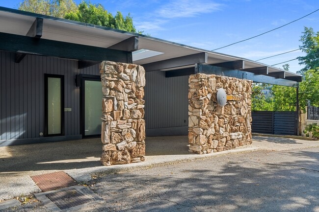 property at 2775 Rinconia Dr