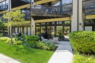 1000 W 15th St in Chicago, IL - Building Photo - Building Photo