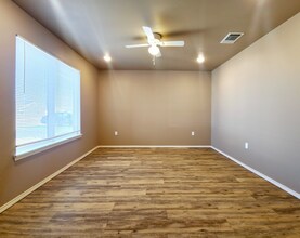 2216 E Main St in Lubbock, TX - Building Photo - Building Photo