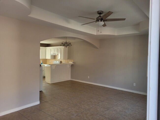 3607 W Faith Hill St, Unit 4 in Edinburg, TX - Foto de edificio - Building Photo