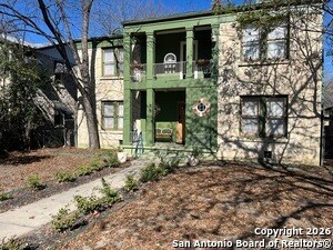 309 E Lullwood Ave in San Antonio, TX - Building Photo