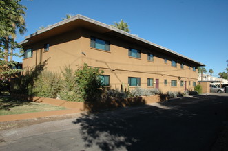 Savoy Plaza Apartments in Scottsdale, AZ - Building Photo - Building Photo