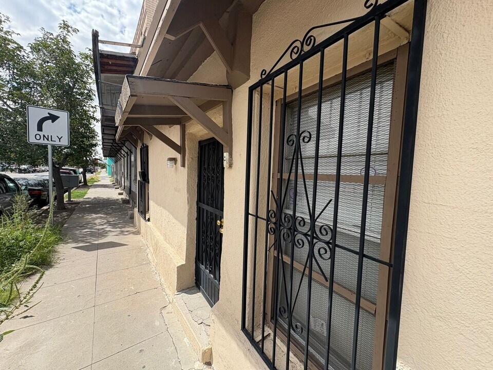809 S Kansas St in El Paso, TX - Building Photo