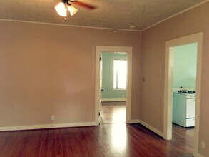 1239 24th St, Unit Half in Santa Monica, CA - Foto de edificio - Building Photo