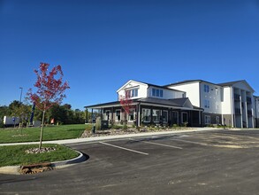 Flats on 10th in Jeffersonville, IN - Foto de edificio - Building Photo