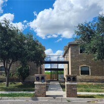 11 11th St in Edinburg, TX - Building Photo