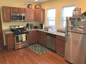 38 Minnesota Ave, Unit 1 in Somerville, MA - Building Photo