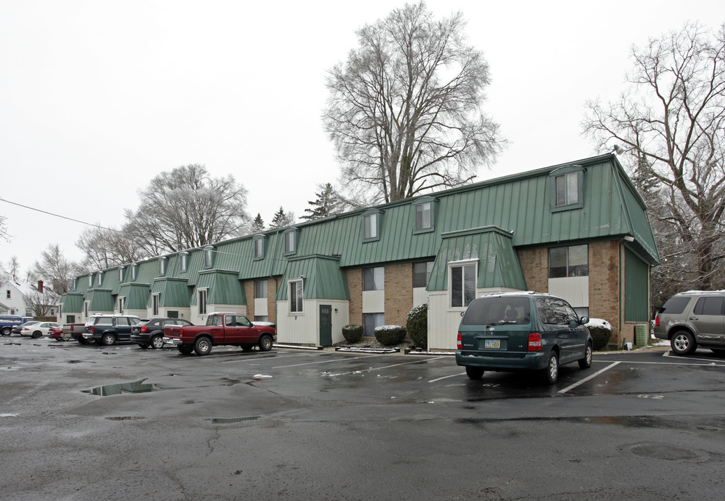 Whitmer Woods in Toledo, OH - Foto de edificio