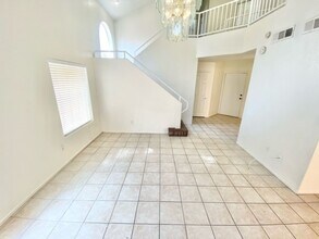 8125 Redskin Cir in Las Vegas, NV - Foto de edificio - Building Photo