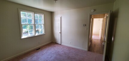 1506 Woodmere Dr in Greensboro, NC - Building Photo - Building Photo