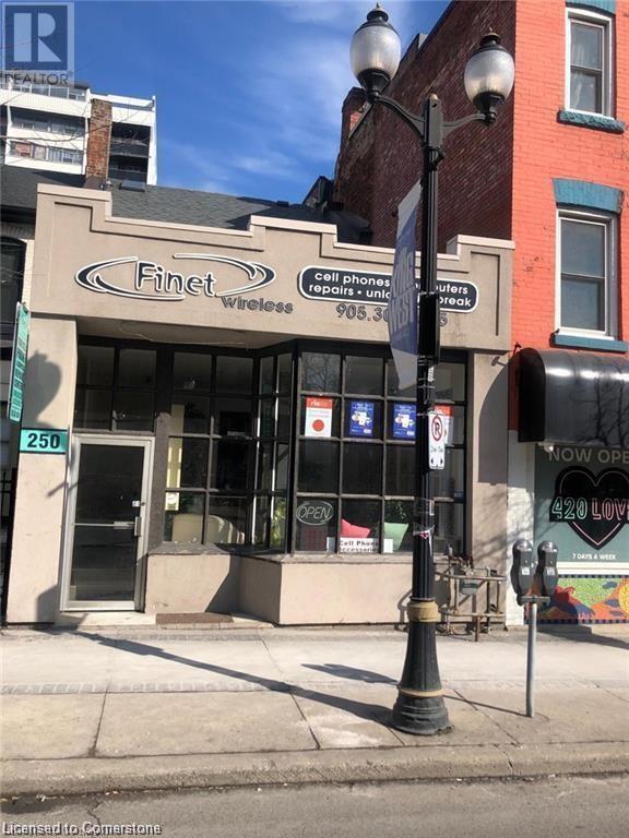 250 King St W in Hamilton, ON - Building Photo - Building Photo