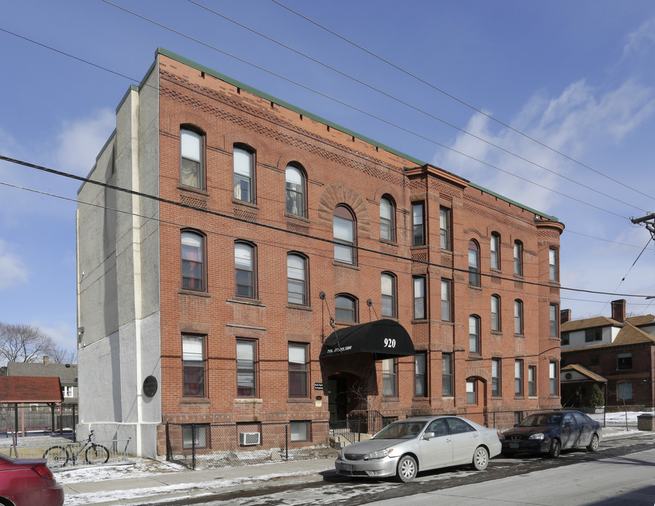 Canadian Terrace in Minneapolis, MN - Building Photo