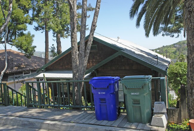 925 7th Ave in Crockett, CA - Foto de edificio - Building Photo