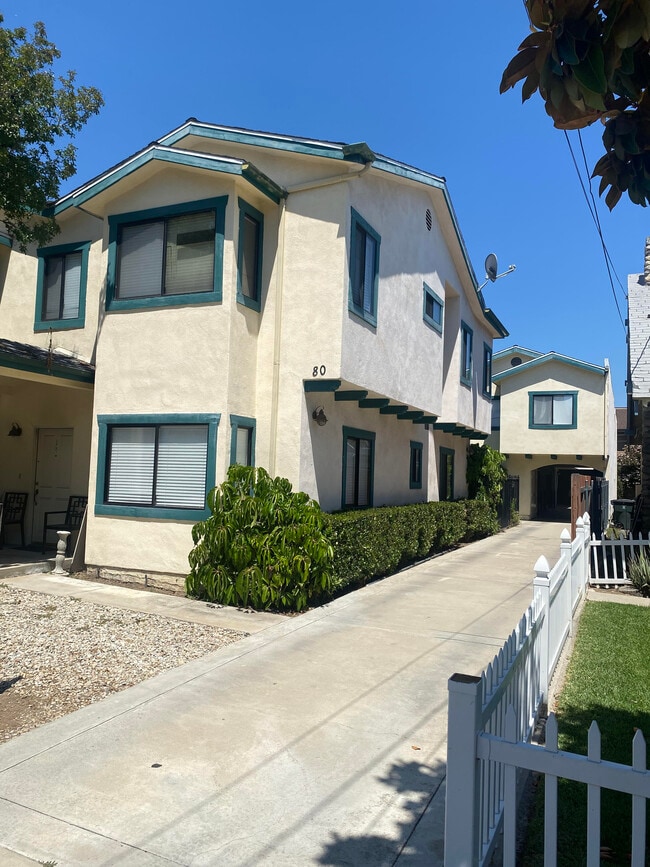 80 S Meridith Ave, Unit 06 in Pasadena, CA - Foto de edificio - Building Photo