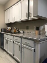 10092 Hideaway Cove in Aurora, OH - Foto de edificio - Building Photo