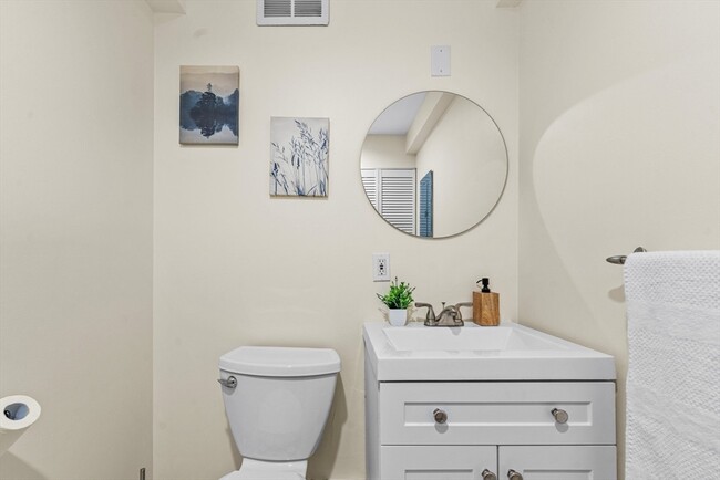 321 Harvard St, Unit 307 in Cambridge, MA - Building Photo - Building Photo