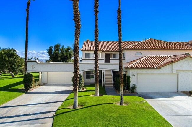 270 Vista Royale Cir E in Palm Desert, CA - Building Photo - Building Photo